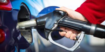 The national average price of gasoline has dropped to $2.75 in the United States