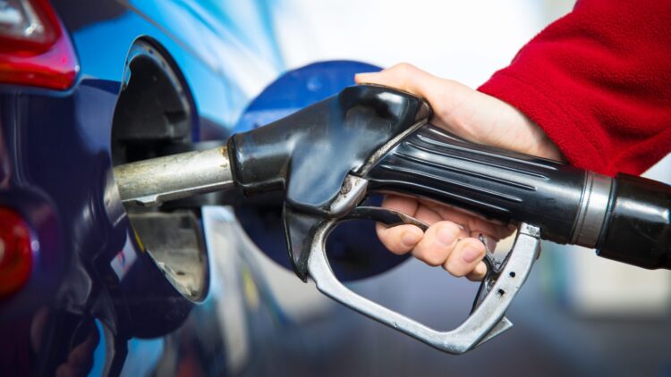 The national average price of gasoline has dropped to $2.75 in the United States