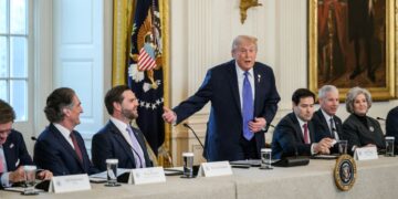 Goodbye to the endless wait for stimulus checks in the United States—Donald Trump talks again about $2,000 and sets a possible deadline