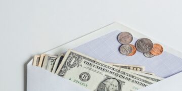 Say goodbye to saving loose change—the 100 envelope challenge is taking the US by storm and promises over $5,000 in 100 days