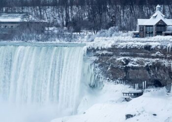 In Niagara Falls, extreme winter weather turns ice into a spectacle