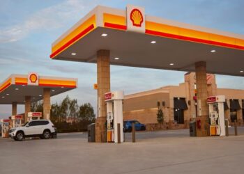 Confirmed by users in the United States—combining apps such as Upside and Shell Fuel Rewards reduces gas spending