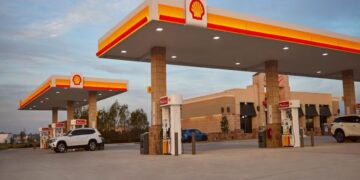 Confirmed by users in the United States—combining apps such as Upside and Shell Fuel Rewards reduces gas spending