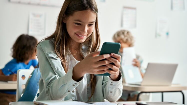 Goodbye to cell phones in class in New Jersey—a new law signed by Phil Murphy prohibits their use