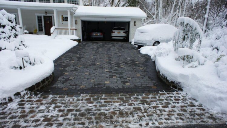 No snowplows or chemicals—this is how the mysterious underground system that melts ice from the ground works, and it seems like something out of the future 1 This is how the mysterious underground system that melts ice from the ground works