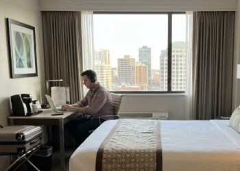 Cybersecurity experts warn of the real risk of hotel Wi-Fi in the United States