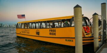 Miami unveils an unexpected crossing to Miami Beach, as Biscayne Bay ceases to be an obstacle and changes the urban routine