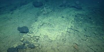 Goodbye to the idea that the ocean floor is uniform—scientists discover a 'yellow brick road' under the Pacific