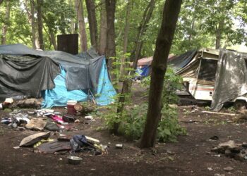 Confirmed by local governments—sleeping or camping on public roads can lead to fines and imprisonment in the United States