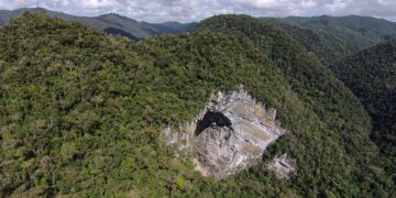Confirmed by explorers and geologists—the cave with the highest entrance in the world features internal waterfalls and impressive stalactite formations—discover what it looks like inside