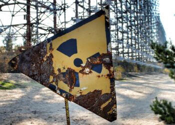 Goodbye to the idea that radiation only affects those who receive it—a study reveals clustered mutations that can be passed on to future generations