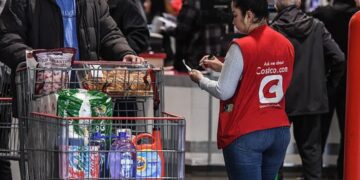 Goodbye to sharing Costco memberships—the chain activates membership scanners—and the fight against theft intensifies