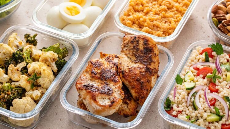 Goodbye to eating without clear schedules—Tara Schmidt recommends 3 to 5 meals a day—and the brain is the big winner