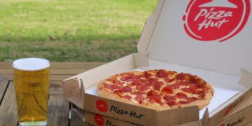 Goodbye to hundreds of Pizza Hut restaurants in the United States—the chain announces the closure of 250 locations—and the impact is already being felt