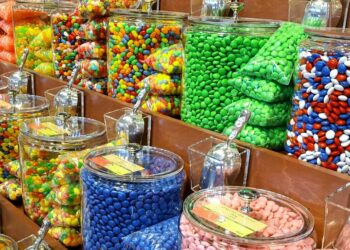 Farewell to a sweet Chicago icon—the iconic candy factory, nearly 100 years old, files for bankruptcy and may close permanently