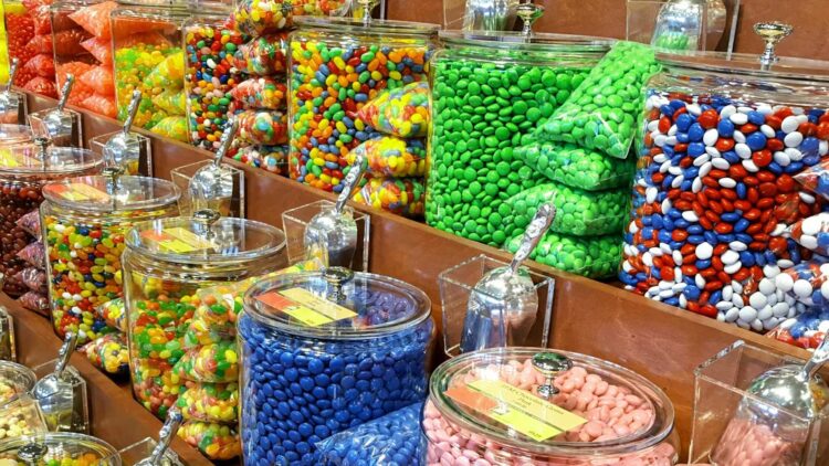 Farewell to a sweet Chicago icon—the iconic candy factory, nearly 100 years old, files for bankruptcy and may close permanently