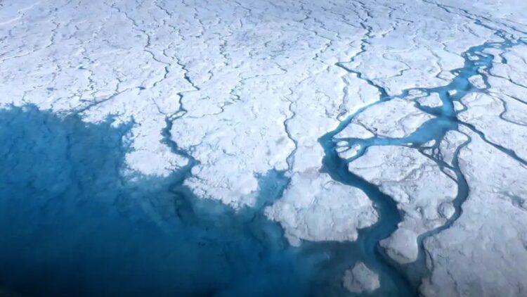It's official—scientists at the Lamont-Doherty Earth Observatory confirm that sea levels could fall in Greenland while rising in the rest of the world, and there is one key detail that few people know about 1 It's official—scientists at the Lamont-Doherty Earth Observatory confirm that sea levels could fall in Greenland while rising in the rest of the world, and there is one key detail that few people know about