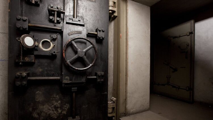 Goodbye to makeshift shelters—luxury VIP bunkers promise to save you from the apocalypse for up to $415,000, and the interior looks like a five-star hotel