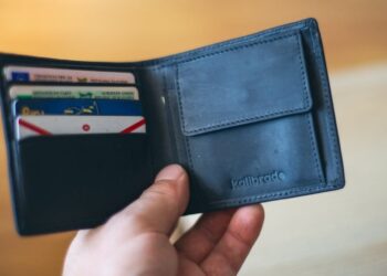 Confirmed—Feng shui experts explain why wrapping a $1 bill in aluminum foil is beneficial, and the practice goes viral