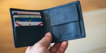 Confirmed—Feng shui experts explain why wrapping a $1 bill in aluminum foil is beneficial, and the practice goes viral