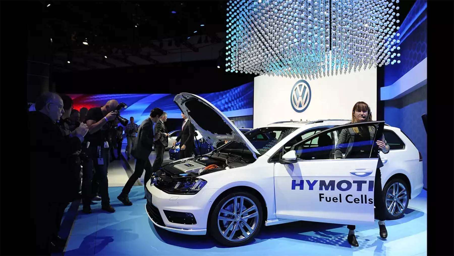Driving Towards a Clean Future: Volkswagen Embraces the Shift to Hydrogen and Electric Cars