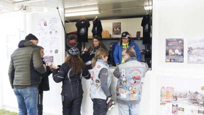 Concentración La Leyenda Continúa 20 Concentración La Leyenda Continúa