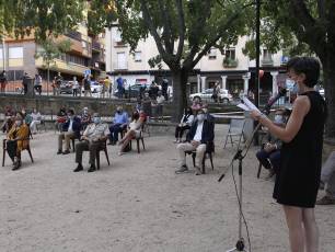 Galería fotográfica del homenaje a las víctimas de la COVID-19 del barrio de Santa Eulalia 5 El barrio de Santa Eulalia homenajea a las víctimas de la Covid-19