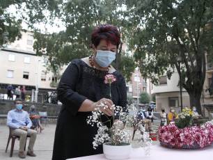 Galería fotográfica del homenaje a las víctimas de la COVID-19 del barrio de Santa Eulalia 9 El barrio de Santa Eulalia homenajea a las víctimas de la Covid-19