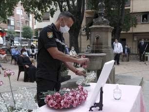 Galería fotográfica del homenaje a las víctimas de la COVID-19 del barrio de Santa Eulalia 12 El barrio de Santa Eulalia homenajea a las víctimas de la Covid-19