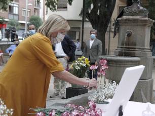Galería fotográfica del homenaje a las víctimas de la COVID-19 del barrio de Santa Eulalia 14 El barrio de Santa Eulalia homenajea a las víctimas de la Covid-19
