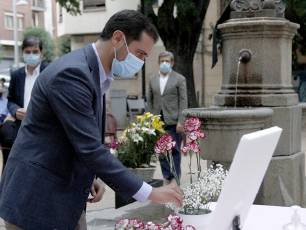 Galería fotográfica del homenaje a las víctimas de la COVID-19 del barrio de Santa Eulalia 15 El barrio de Santa Eulalia homenajea a las víctimas de la Covid-19