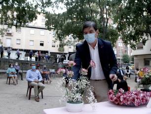 Galería fotográfica del homenaje a las víctimas de la COVID-19 del barrio de Santa Eulalia 17 El barrio de Santa Eulalia homenajea a las víctimas de la Covid-19