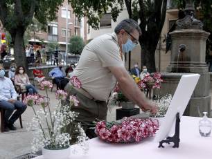 Galería fotográfica del homenaje a las víctimas de la COVID-19 del barrio de Santa Eulalia 19 El barrio de Santa Eulalia homenajea a las víctimas de la Covid-19