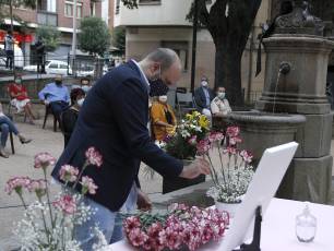 Galería fotográfica del homenaje a las víctimas de la COVID-19 del barrio de Santa Eulalia 21 El barrio de Santa Eulalia homenajea a las víctimas de la Covid-19