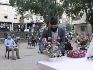 Galería fotográfica del homenaje a las víctimas de la COVID-19 del barrio de Santa Eulalia 22 El barrio de Santa Eulalia homenajea a las víctimas de la Covid-19