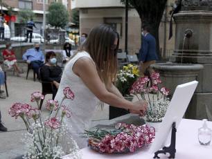 Galería fotográfica del homenaje a las víctimas de la COVID-19 del barrio de Santa Eulalia 25 El barrio de Santa Eulalia homenajea a las víctimas de la Covid-19