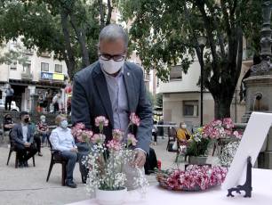 Galería fotográfica del homenaje a las víctimas de la COVID-19 del barrio de Santa Eulalia 26 El barrio de Santa Eulalia homenajea a las víctimas de la Covid-19
