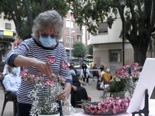 Galería fotográfica del homenaje a las víctimas de la COVID-19 del barrio de Santa Eulalia 28 El barrio de Santa Eulalia homenajea a las víctimas de la Covid-19
