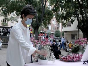 Galería fotográfica del homenaje a las víctimas de la COVID-19 del barrio de Santa Eulalia 31 El barrio de Santa Eulalia homenajea a las víctimas de la Covid-19