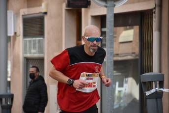 Recital de Xavi Tomasa y Gema Martín en la media maratón de Segovia 119 Media Maratón de Segovia, a su paso por la calle José Zorrilla. / A.M.