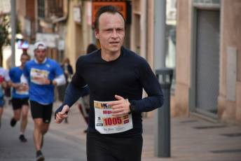 Recital de Xavi Tomasa y Gema Martín en la media maratón de Segovia 132 Media Maratón de Segovia, a su paso por la calle José Zorrilla. / A.M.