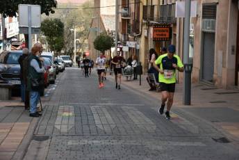 Recital de Xavi Tomasa y Gema Martín en la media maratón de Segovia 134 Media Maratón de Segovia, a su paso por la calle José Zorrilla. / A.M.