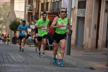 Recital de Xavi Tomasa y Gema Martín en la media maratón de Segovia 136 Media Maratón de Segovia, a su paso por la calle José Zorrilla. / A.M.