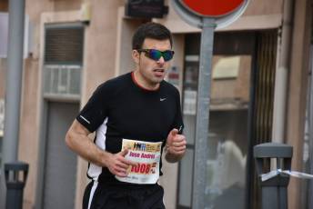 Recital de Xavi Tomasa y Gema Martín en la media maratón de Segovia 153 Media Maratón de Segovia, a su paso por la calle José Zorrilla. / A.M.