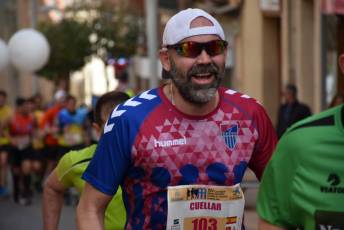 Recital de Xavi Tomasa y Gema Martín en la media maratón de Segovia 3 Media Maratón de Segovia, a su paso por la calle José Zorrilla. / A.M.