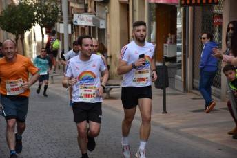 Recital de Xavi Tomasa y Gema Martín en la media maratón de Segovia 38 Media Maratón de Segovia, a su paso por la calle José Zorrilla. / A.M.