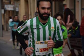 Recital de Xavi Tomasa y Gema Martín en la media maratón de Segovia 41 Media Maratón de Segovia, a su paso por la calle José Zorrilla. / A.M.