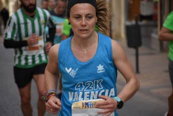 Recital de Xavi Tomasa y Gema Martín en la media maratón de Segovia 42 Media Maratón de Segovia, a su paso por la calle José Zorrilla. / A.M.