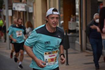 Recital de Xavi Tomasa y Gema Martín en la media maratón de Segovia 43 Media Maratón de Segovia, a su paso por la calle José Zorrilla. / A.M.