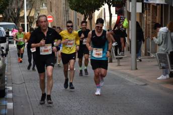 Recital de Xavi Tomasa y Gema Martín en la media maratón de Segovia 52 Media Maratón de Segovia, a su paso por la calle José Zorrilla. / A.M.